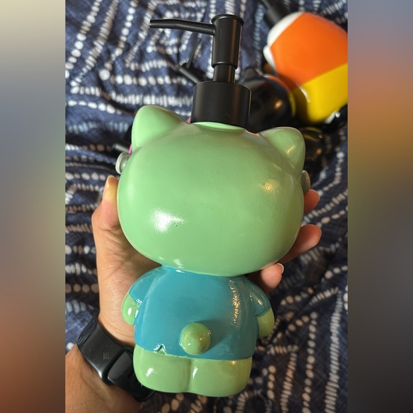 Hello Kitty Halloween Soap Dispenser bundle (3) - Picture 6 of 9